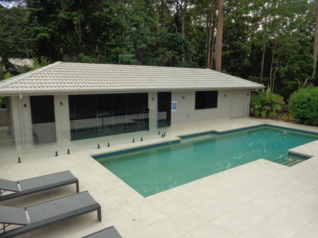Отель Noosa Buoys Tinbeerwah Экстерьер фото